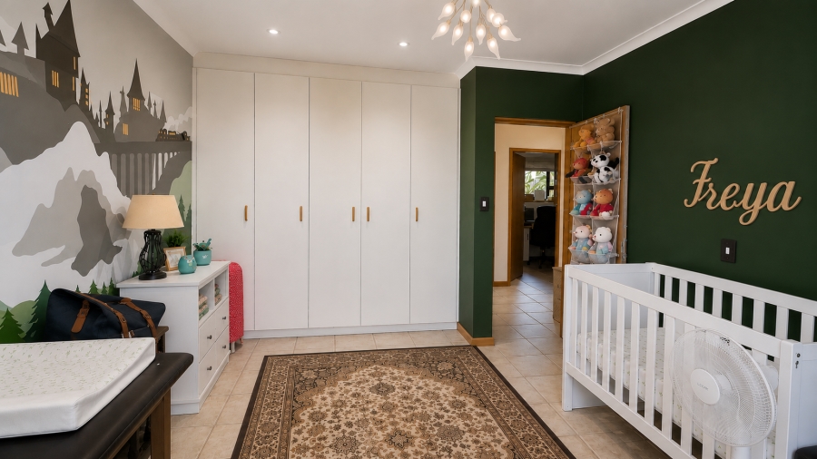 5 Bedroom Property for Sale in Outeniqua Strand Western Cape